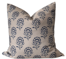 Load image into Gallery viewer, Blakely Floral Pillow Cover
