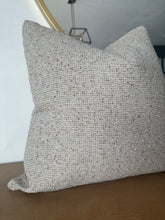 Load image into Gallery viewer, Susan Pillow Cover
