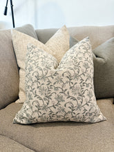 Load image into Gallery viewer, Vera Floral Pillow Cover
